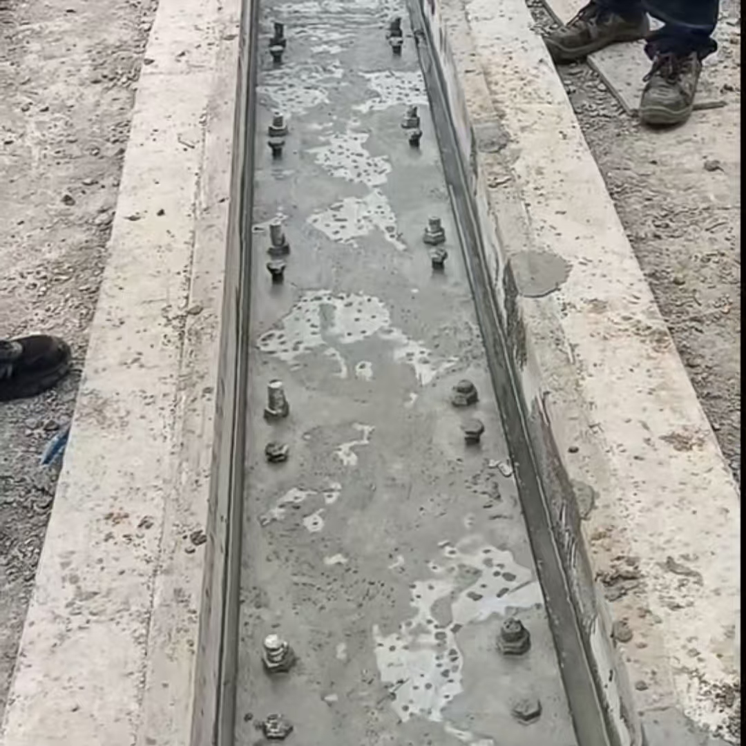贵港港口码头起重机龙门吊重型机械设备稳固用早强快凝轨道胶泥